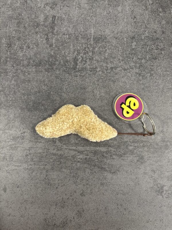 Bigote beige
