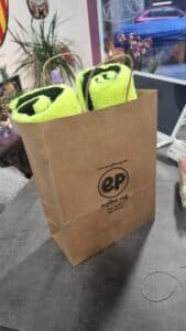 Bolsa de papel EP Custom Rug con alfombras neón dentro