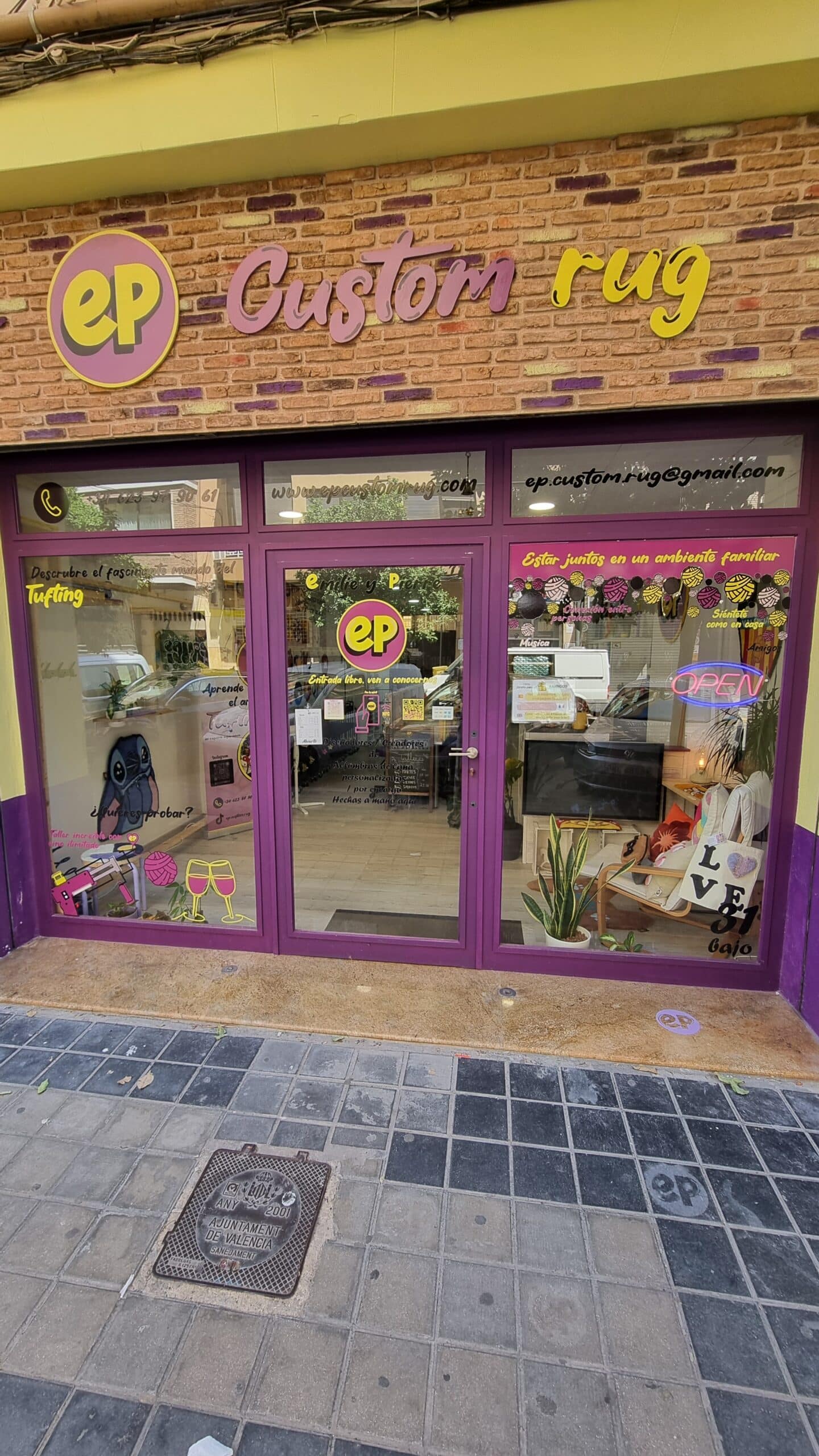 Fachada exterior del taller EP Custom Rug